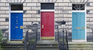 Pros and Cons of Buying a Property at Auction