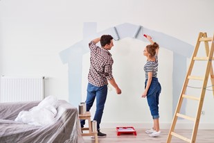 couple painting