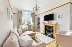 8/7 Kings Road, Portobello, Edinburgh, EH15 1EA