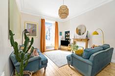 10/2 Lorne Street, Leith, Edinburgh, EH6 8QU