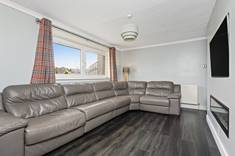 3/2 Northfield Drive, Northfield, Edinburgh, EH8 7RR