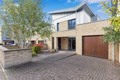 9 Kimmerghame Place, Fettes, Edinburgh, EH4 2GD