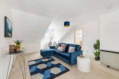 77 (3F3), Rose Street, New Town, Edinburgh, EH2 3DT