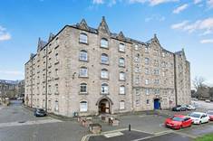 17/3 Johns Place, Leith Links, Edinburgh, EH6 7EN