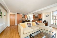 13/8 Hermand Crescent, Slateford, Edinburgh, EH11 1LP