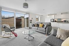 373/4 Lanark Road West, Currie, Edinburgh, EH14 5RS