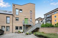 24 Lawrie Reilly Place, Edinburgh, EH7 5EU