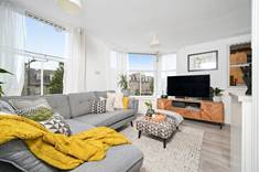 14/8 Crown Street, Leith, Edinburgh, EH6 8LU