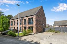 26 Cleghorn Road, Muirhouse, Edinburgh, EH4 4SZ