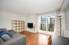 9/4 Hawkhill Close, Leith, Edinburgh, EH7 6FG