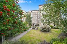 28/27 Murrayfield View, Roseburn Place, Edinburgh EH12 5NX