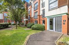 6/3 Tytler Court, Abbeyhill, Edinburgh, EH8 8HJ