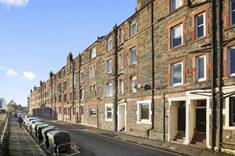 32 Hawthornvale, Trinity, Edinburgh, EH6 4JN