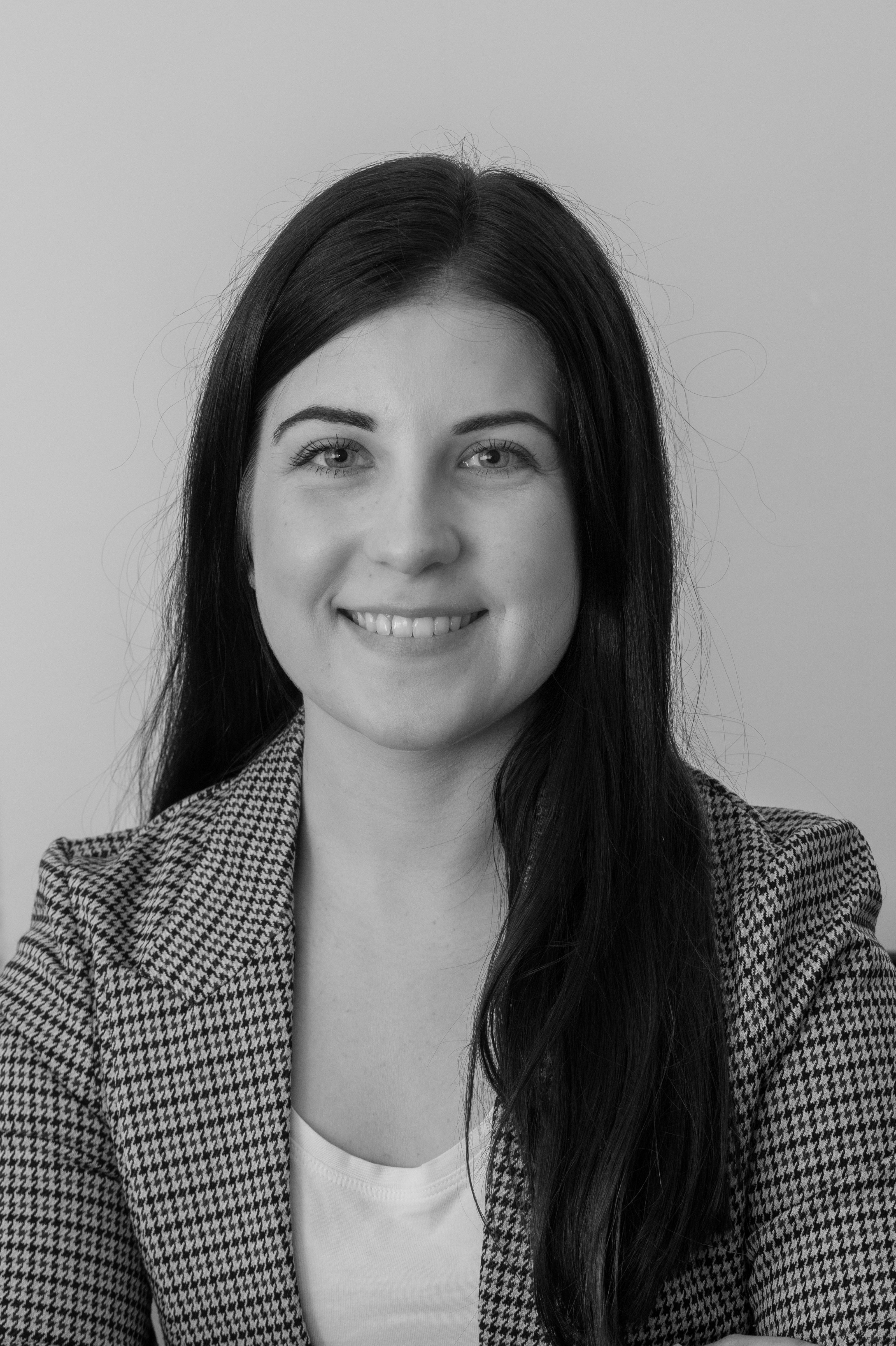 Simona Hapunik - New Business & Purchase Negotiator